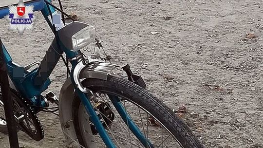 Przewrócił się tuż przed policjantami. Potem pijany rowerzysta zachował się jeszcze głupiej