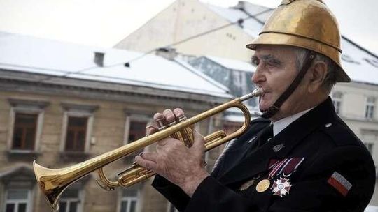 Przez 20 lat grał hejnał z balkonu ratusza. "Pan Onufry jest historią samą w sobie"