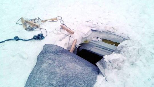 Przez dach galerii handlowej włamali się do jubilera (wideo)