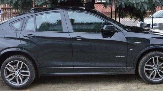 Przez "pomyłkę" uszkodził BMW. Chciał zniszczyć inne auto 