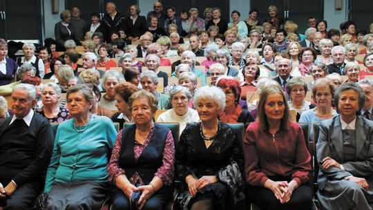 Przez rok liczba mieszkańców Puław spadła o 432 osoby. 27 proc. puławian to emeryci