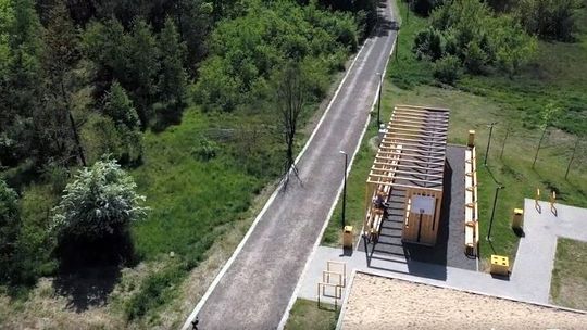 Przy ścieżkach rowerowych brakuje koszy na śmieci. Na razie jest petycja 