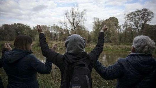 Przyjechali na granicę pomodlić się na różańcu. "Modlitwa we wspólnocie ma większą moc"
