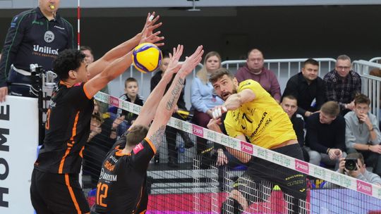 Przykra  niespodzianka w Hali Globus: porażka mistrza Polski