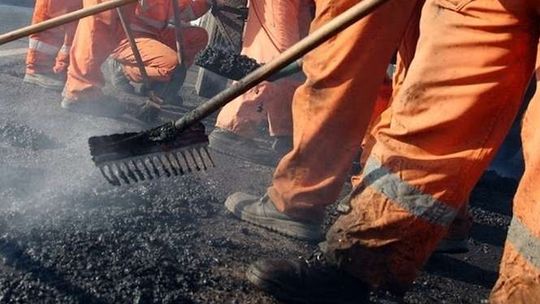Przypadkowe odkrycie na ul. Wesołej. Chodnik się zapadł i wtedy się pokazało