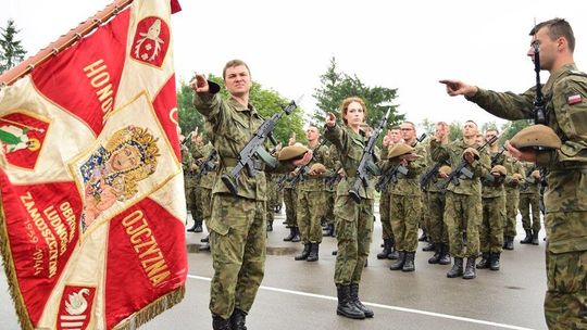 Przysięga żołnierzy obrony terytorialnej w Zamościu