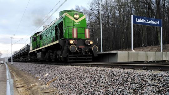 Przystanek Lublin Zachodni bez dojazdu i wiaty. Najdłużej poczekamy na pociągi dalekobieżne