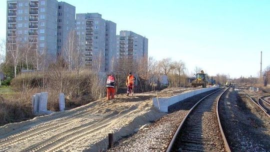 Przystanki kolejowe kosztowały dwa miliony złotych. Teraz są bezużyteczne