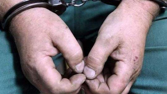 Psa pobitego kołkiem ciągnęli na sznurku. Są już w areszcie