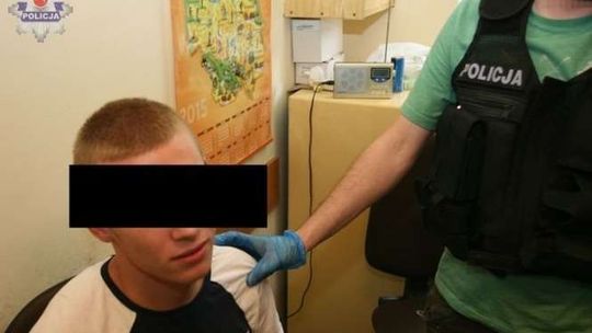 Pseudokibic schował narkotyki w majtkach