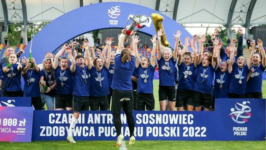 Puchar Polski kobiet: Czarni Antrans Sosnowiec rozbili w Puławach Śląsk Wrocław aż 4:0