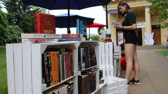 Puławianie chętnie dzielili się książkami podczas Święta Wolnych Książek