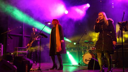 Puławianie przywitali Nowy Rok. Zagrał Coverband [zdjęcia,wideo]