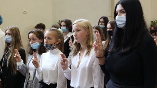 Puławski "Czartorych" świętuje 105-lecie. Licealiści złożyli ślubowanie [zdjęcia]