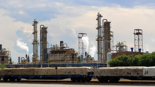 Puławskie Azoty daleko od rentowności. Tracą setki milionów