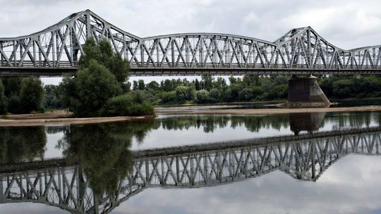 Puławy: Będą duże utrudnienia na starym moście na Wiśle. Przez cztery miesiące