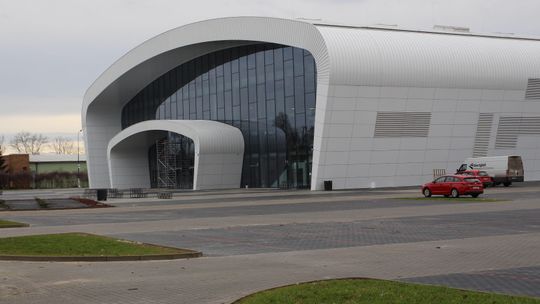 Puławy: Budowa hali widowiskowej dobiegła końca. Otwarcie wiosną