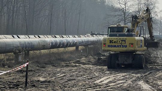 Puławy: Budowlańcy uszkodzili magistralę ciepłowniczą. Wyleją tysiące litrów wody