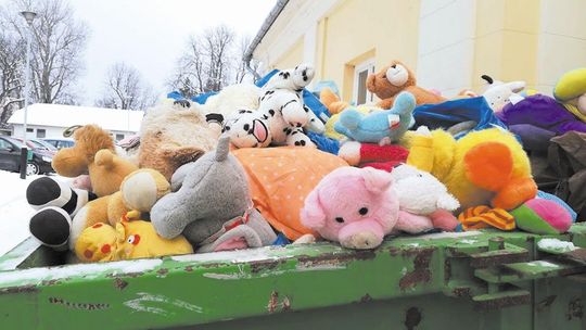 Puławy: Dlaczego zabawki zostały wyrzucone na śmietnik?