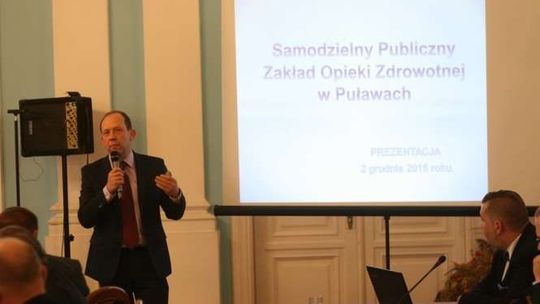 Puławy. Dyrektor szpitala ma wsparcie radnych. Ruszyły zwolnienia