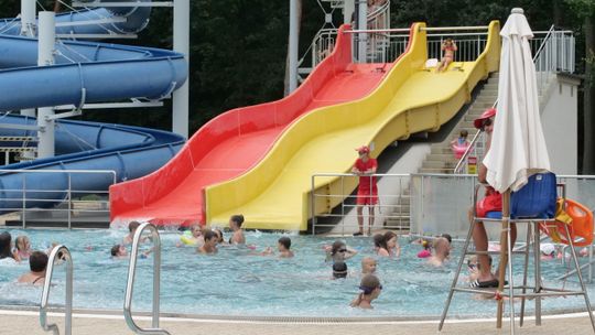 Puławy. Jeden basen oblężony, drugi zamknięty bo jest pandemia