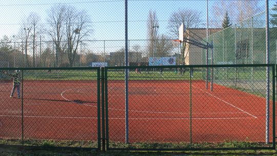 Puławy: Jest pomysł na wyciszenie boiska na Włostowicach