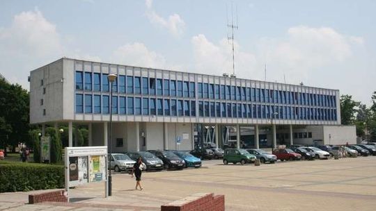 Puławy: Kontrolują szkoły w poszukiwaniu oszczędności