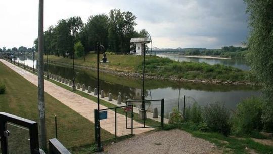 Puławy: Luneta na nabrzeżu wpadła w oko wandalom