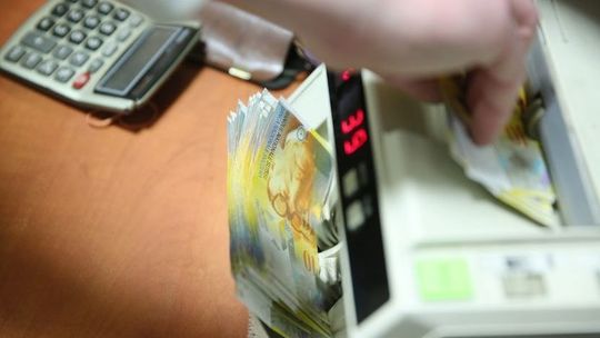 Puławy: Mężczyzna podejrzany o napad na kantor i serię włamań aresztowany