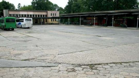 Puławy: Miasto nie wyrzuci pasażerów z dworca PKS