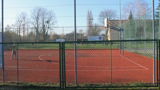 Puławy: Mieszkańcy mieli dość boisk, podali miasto do sądu. Nie wszyscy z nich skorzystają