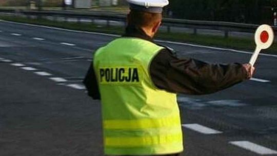 Puławy: Na czerwonym świetle i z cudzym prawem jazdy