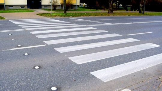 Puławy: Na niebezpiecznym przejściu świateł nie będzie. Zainstalowali "kocie oczka"