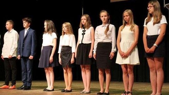 Puławy: Najlepsi uczniowie poniżej piątki nie schodzą