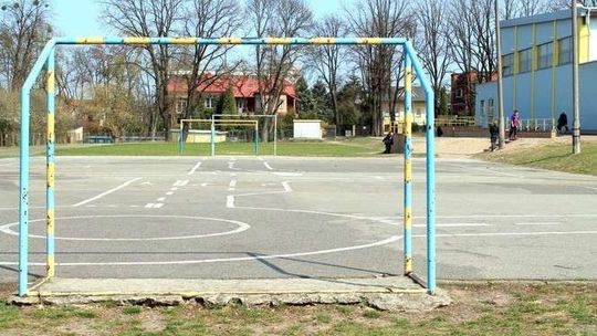Puławy: Nowe boiska dla szkoły