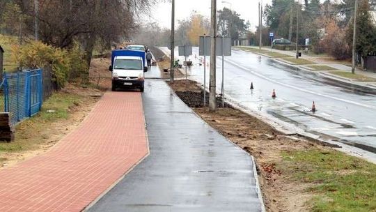 Puławy: Nowy chodnik prawie gotowy