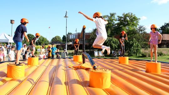 Puławy: Pierwsza impreza w marinie. Największe dmuchane zabawki w Europie [zdjęcia]