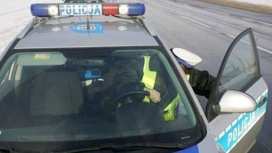 Puławy: Pijana matka wiozła córkę. Chciała odebrać paczkę