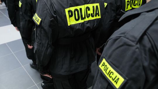 Puławy. Policjanci weszli do łazienki w ostatniej chwili. Uratowali mężczyznę