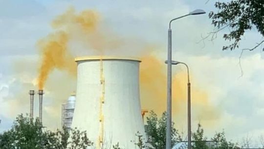 Puławy: Pomarańczowy dym nad Azotami