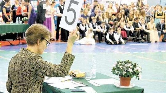Puławy: Radni chcą większego wsparcia i orkiestry na konkursie tańców