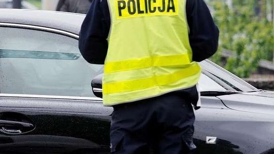 Puławy: Skakał po samochodach, powód miał kuriozalny