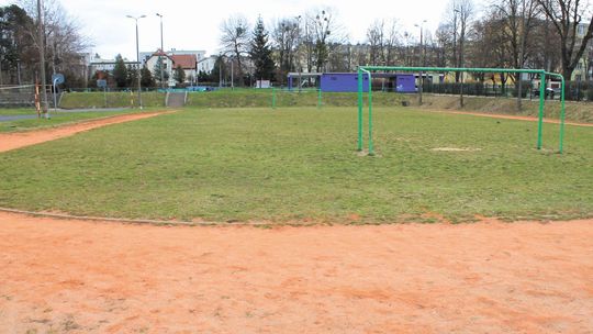Puławy: SP nr 6 czeka na nowe boiska