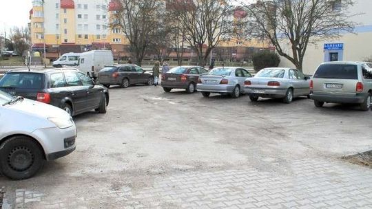 Puławy: Spółdzielnia chce zbudować parking. Za ile miasto powinno sprzedać działkę?