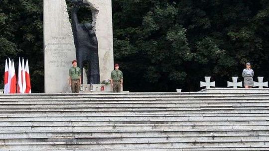 Puławy: Taka kwota nie uratuje cmentarza wojskowego