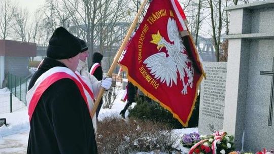 Puławy: Upamiętnili rozstrzelanych 73 lata temu