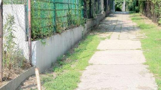 Puławy: Wyrównają chodnik, ustawią nowe latarnie