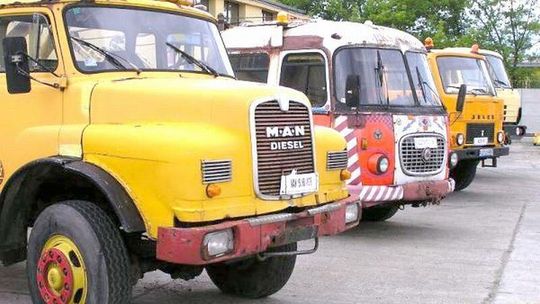 Puławy: Zabytki motoryzacji odholowane do muzeum