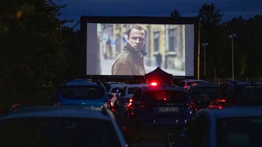 Puławy zapraszają na kino samochodowe. Na początek cztery seanse