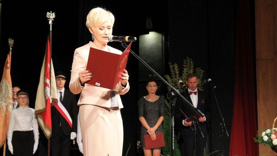 Puławy: Zawieszenie dyrektor LO Czartoryskiego uchylone przez komisję przy wojewodzie